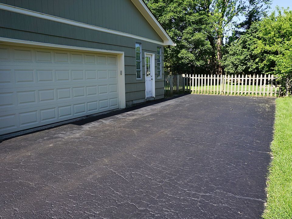Side-load 2+ Car Garage!