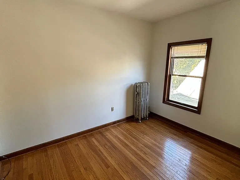 417-419 New York Street — Photo 17
