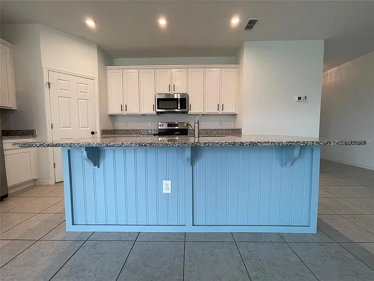 689 Crown Rose Dr — Photo 24