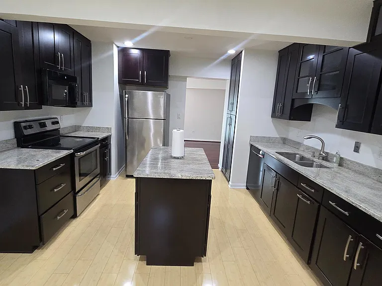 6152 Strasburg Dr — Photo 29
