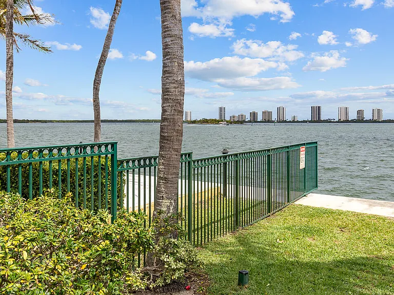 1060 Lake Shore Dr #201 — Photo 38