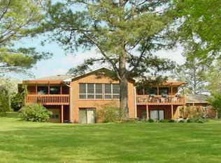 6495 Powhatan Dr, Hayes, VA 23072