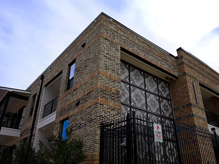Memorial Apartments — Photo 16