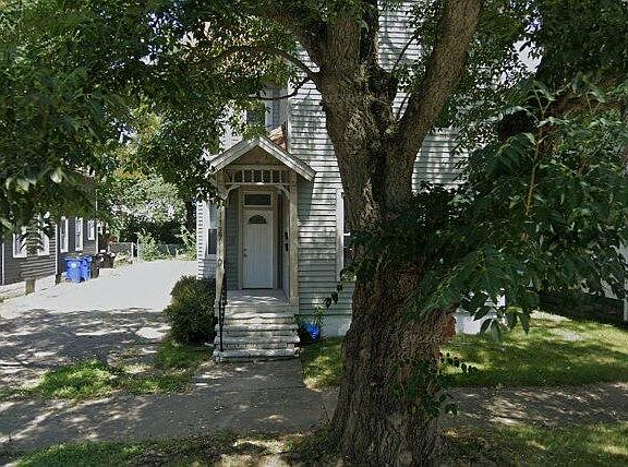 3rd image of 7110 Lawn Ave #1