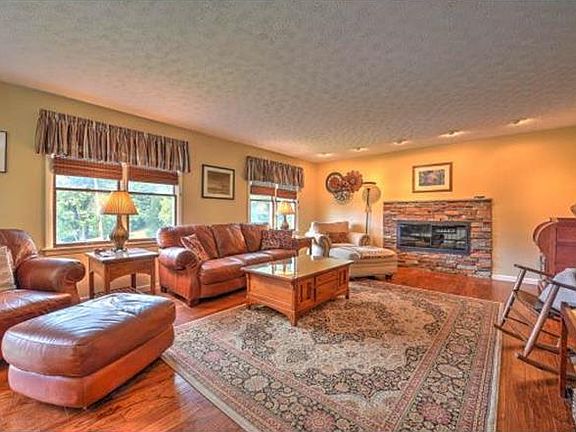4th image of 420 Fieldpond Dr