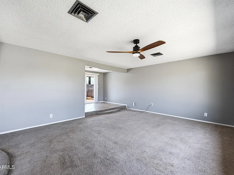 3737 W Griswold Rd — Photo 4