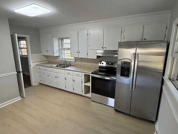 4th image of 824 Coolbrook Rd