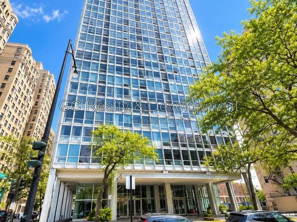 2400 N Lakeview Ave APT 901, Chicago, IL 60614