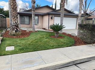 981 12th Ave, Kingsburg, CA 93631
