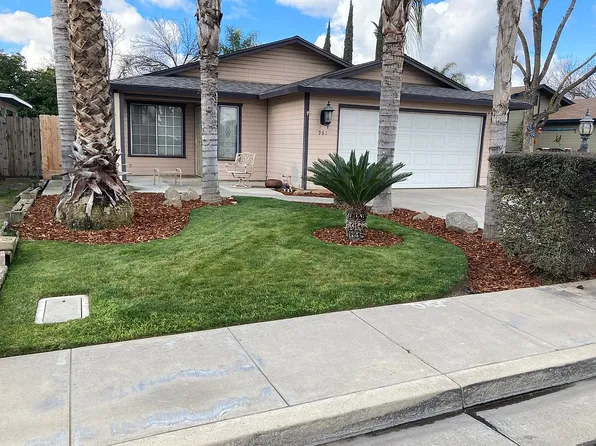 981 12th Ave, Kingsburg, CA 93631