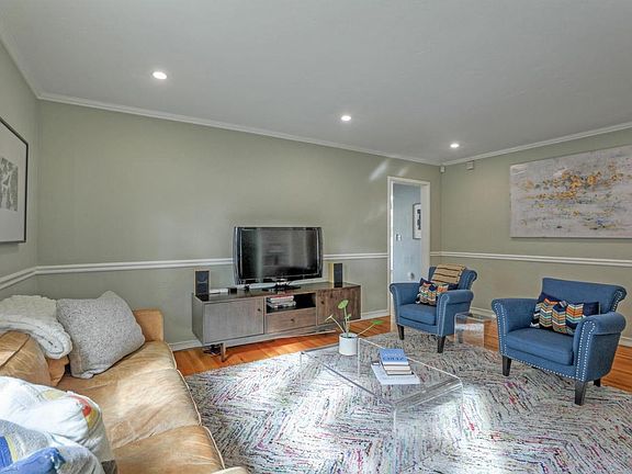 4th image of 637 Fuller Ave