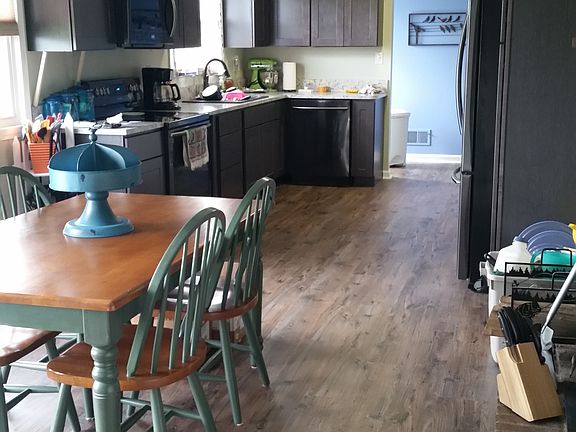 4th image of 180 Judy Dr