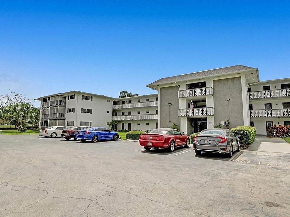 1st image of 1201 Hillcrest Ct APT 305