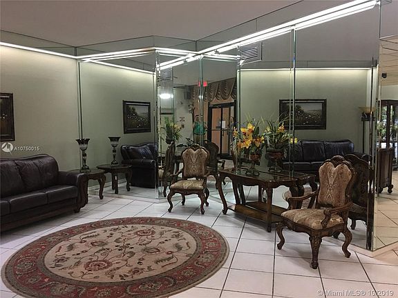 3rd image of 900 Saint Charles Pl APT 201