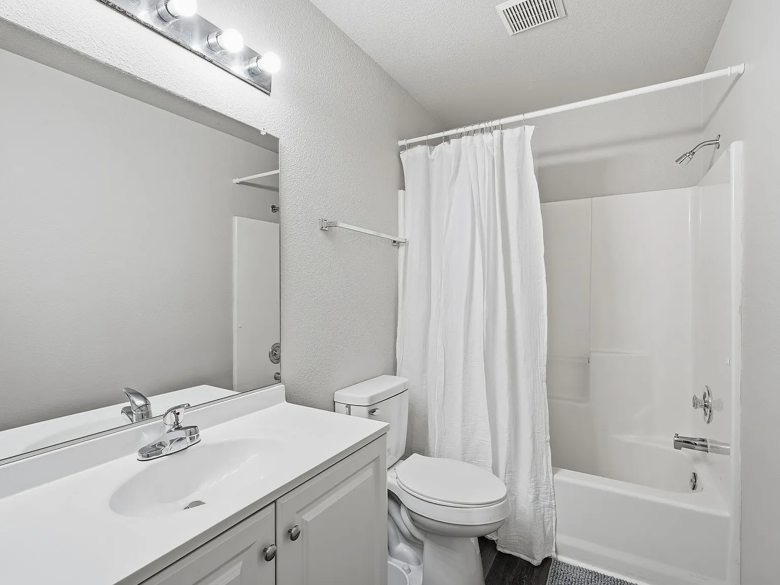 4 bed, $800 — Photo 2