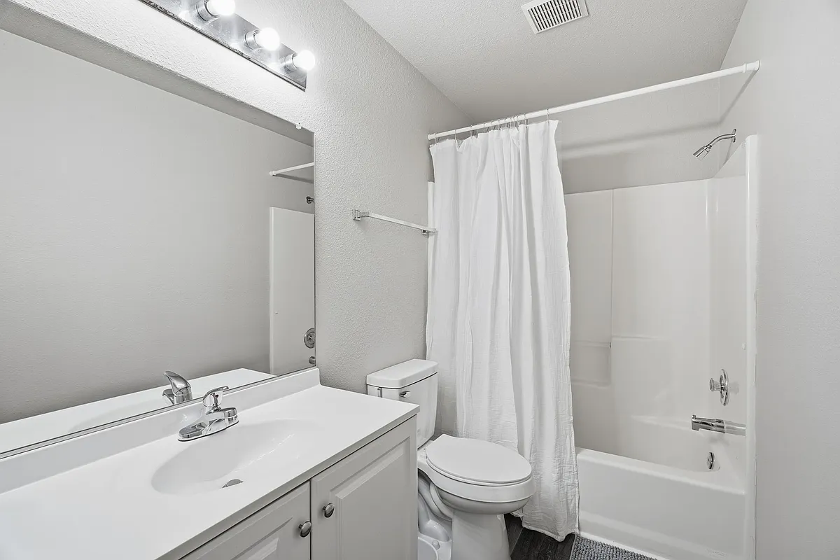 Building Photo - 216 W 23rd Ave #C