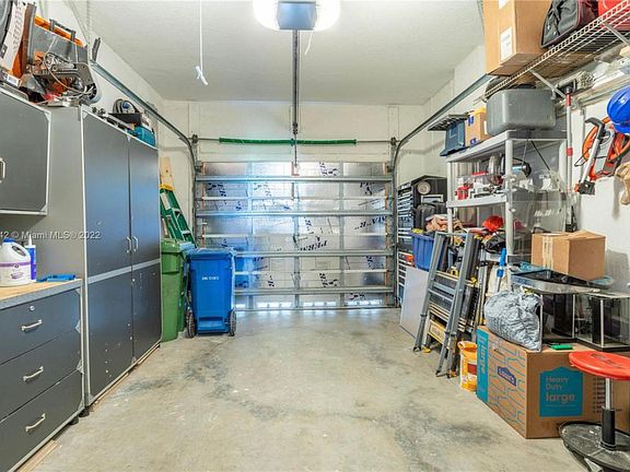 5th image of 2421 Pasadena Way
