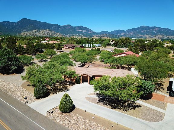 3rd image of 4610 S Equestrian Dr
