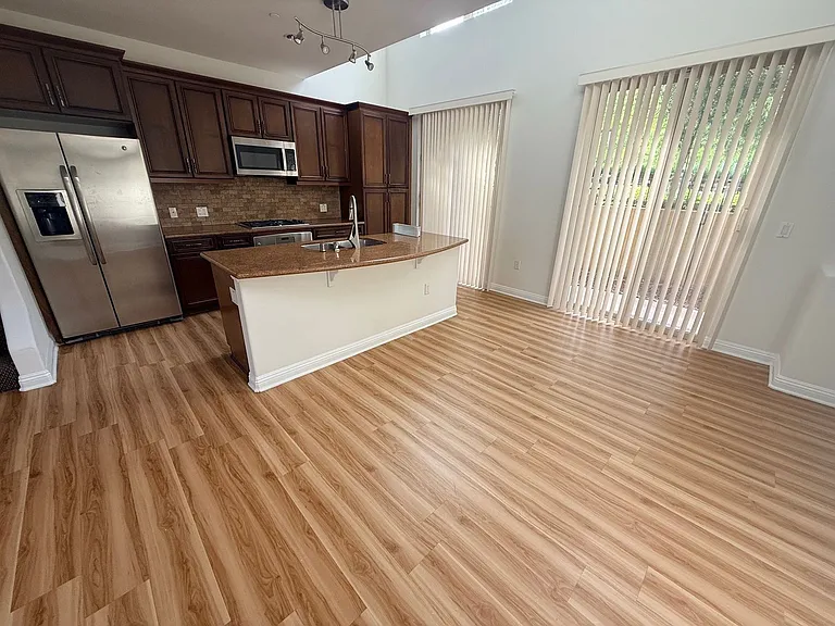 23130 Sherman Pl — Photo 20