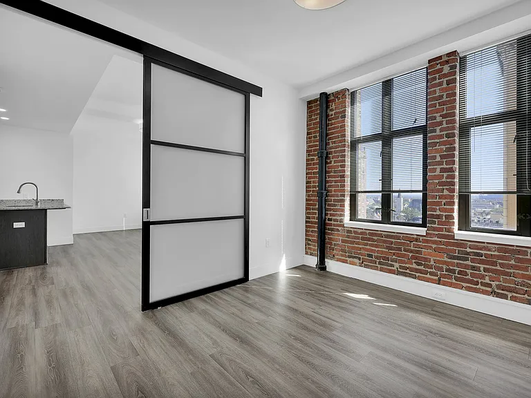 The Residences at Barnett — Photo 72