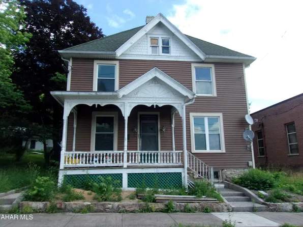 25 W 1st St, Everett, PA 15537