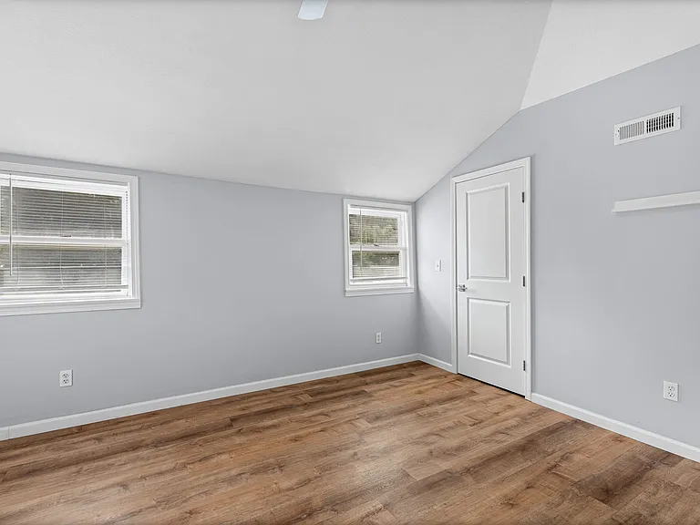 938 Locust Ave — Photo 18