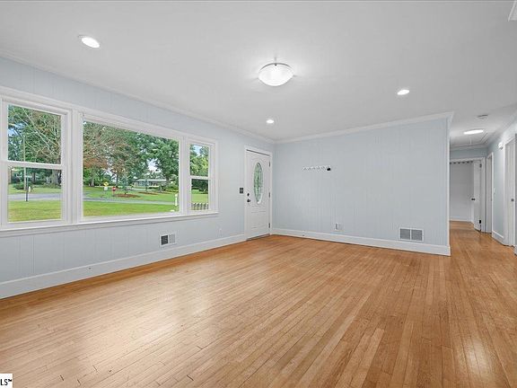 5th image of 114 Alta Vista Dr