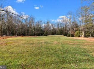 15 Navajo Trl, Albrightsville, PA 18210