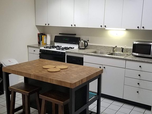 3rd image of 1117 W Grand Ave APT 3F