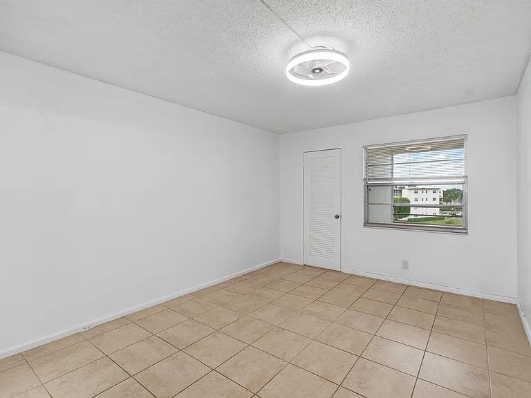 4028 Hythe Pl #B — Photo 28