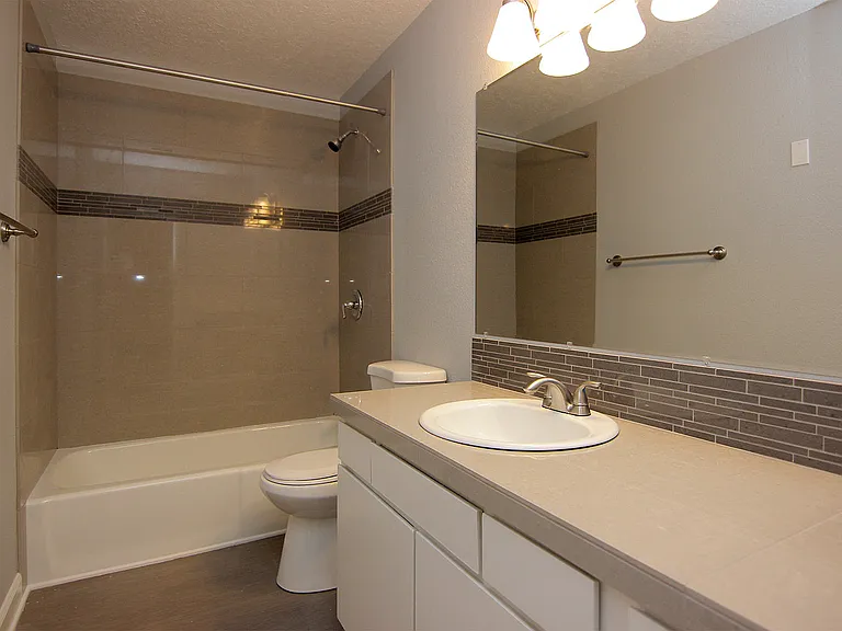Fulton Park Apartments — Photo 9