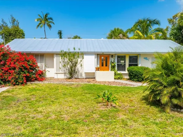 16221 Porto Bello St, Bokeelia, FL 33922