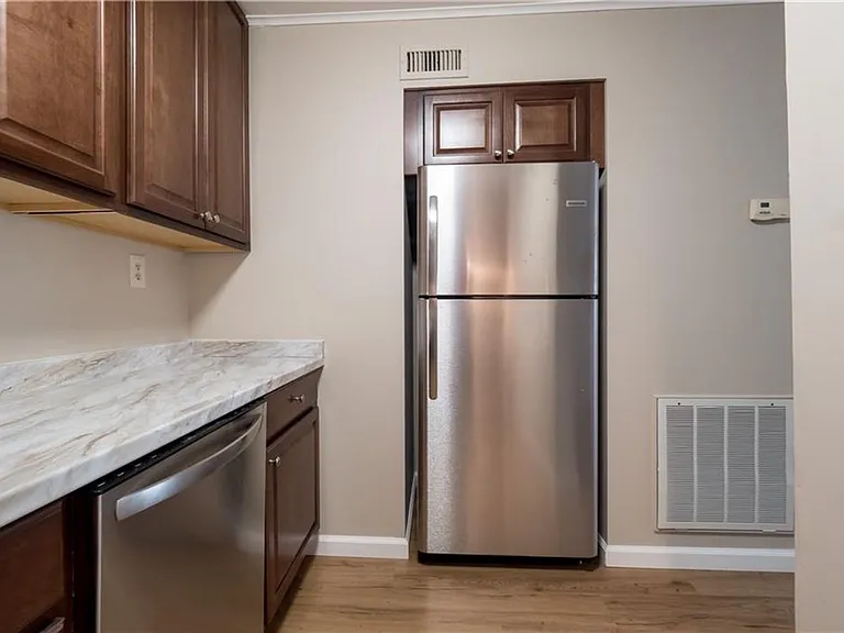 1005 Woodrow Ave #2C — Photo 12