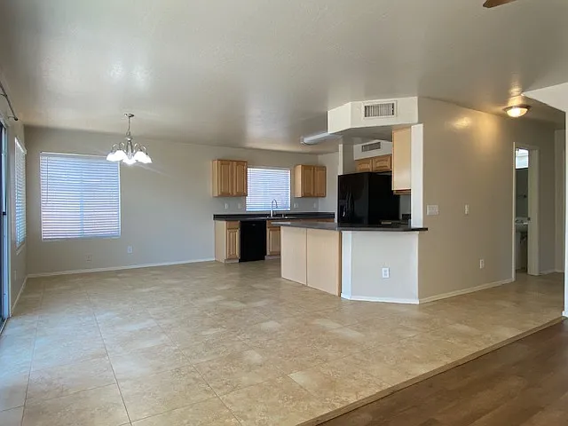 11624 N 151st Ln — Photo 14