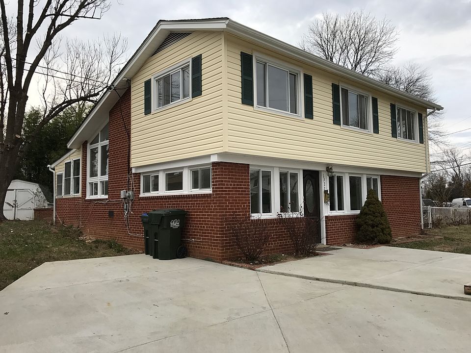 House view from driveway