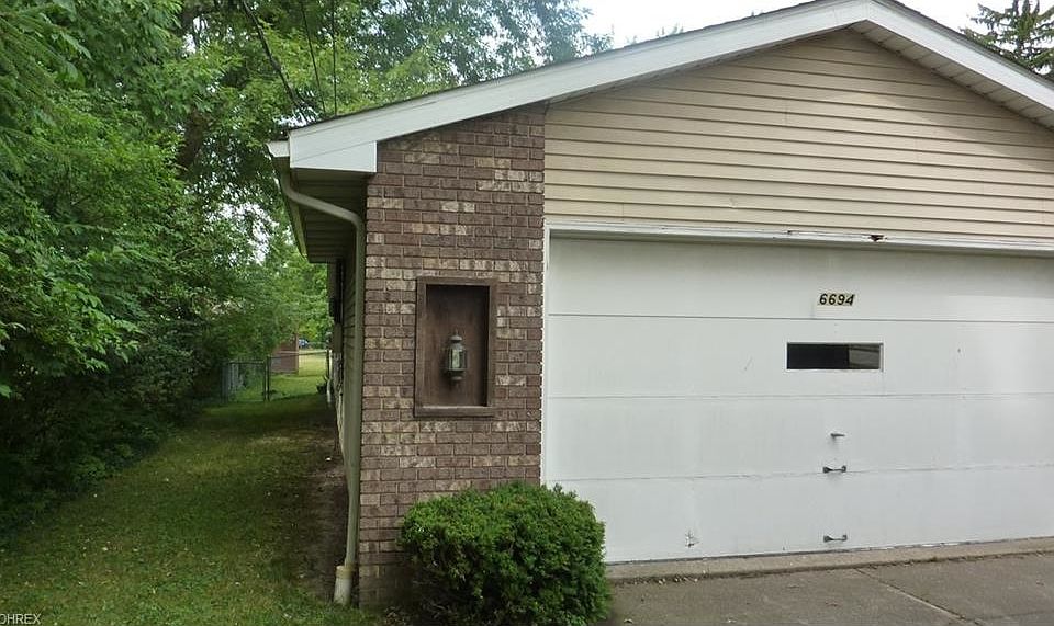 2nd image of 6692 Fry Rd