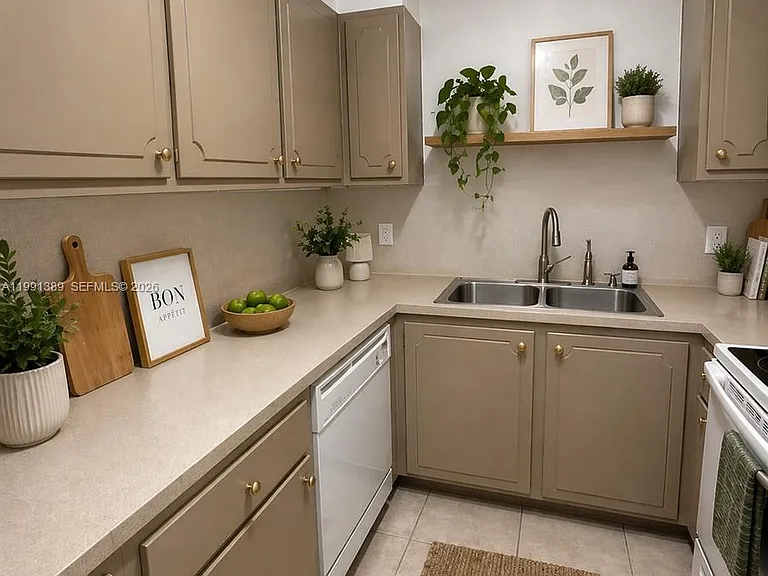 6361 N Falls Circle Dr #106 — Photo 4