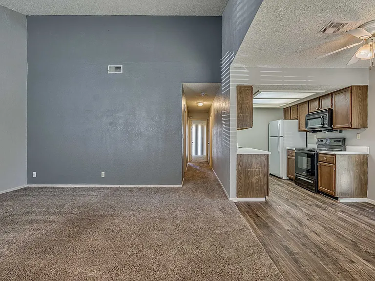 Lexington Commons - Living Room