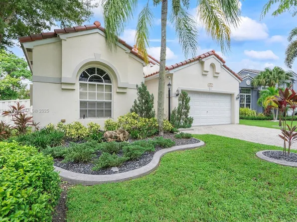 1572 NW 135th Ave, Pembroke Pines, FL 33028