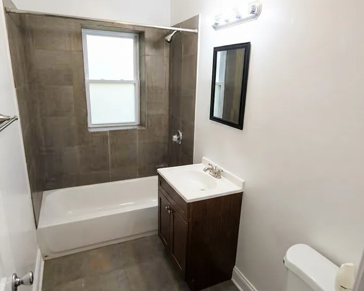 2065 W Jarvis Ave #2W — Photo 7