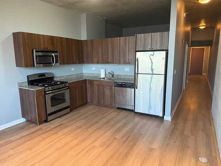235 W Van Buren St #1806 — Photo 20