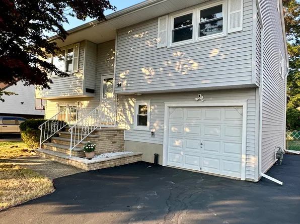 24 Pleasant Ave, Iselin, NJ 08830