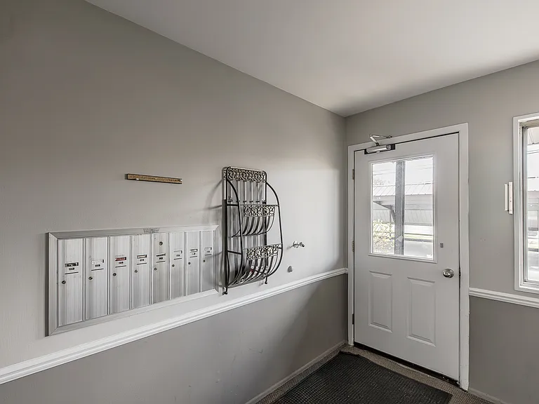 4103 Benjamin Ave #7 — Photo 14