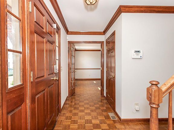 4th image of 6712 Shelburne Ct