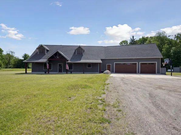 15296 Whitbeck Ave NE, Cedar Springs, MI 49319