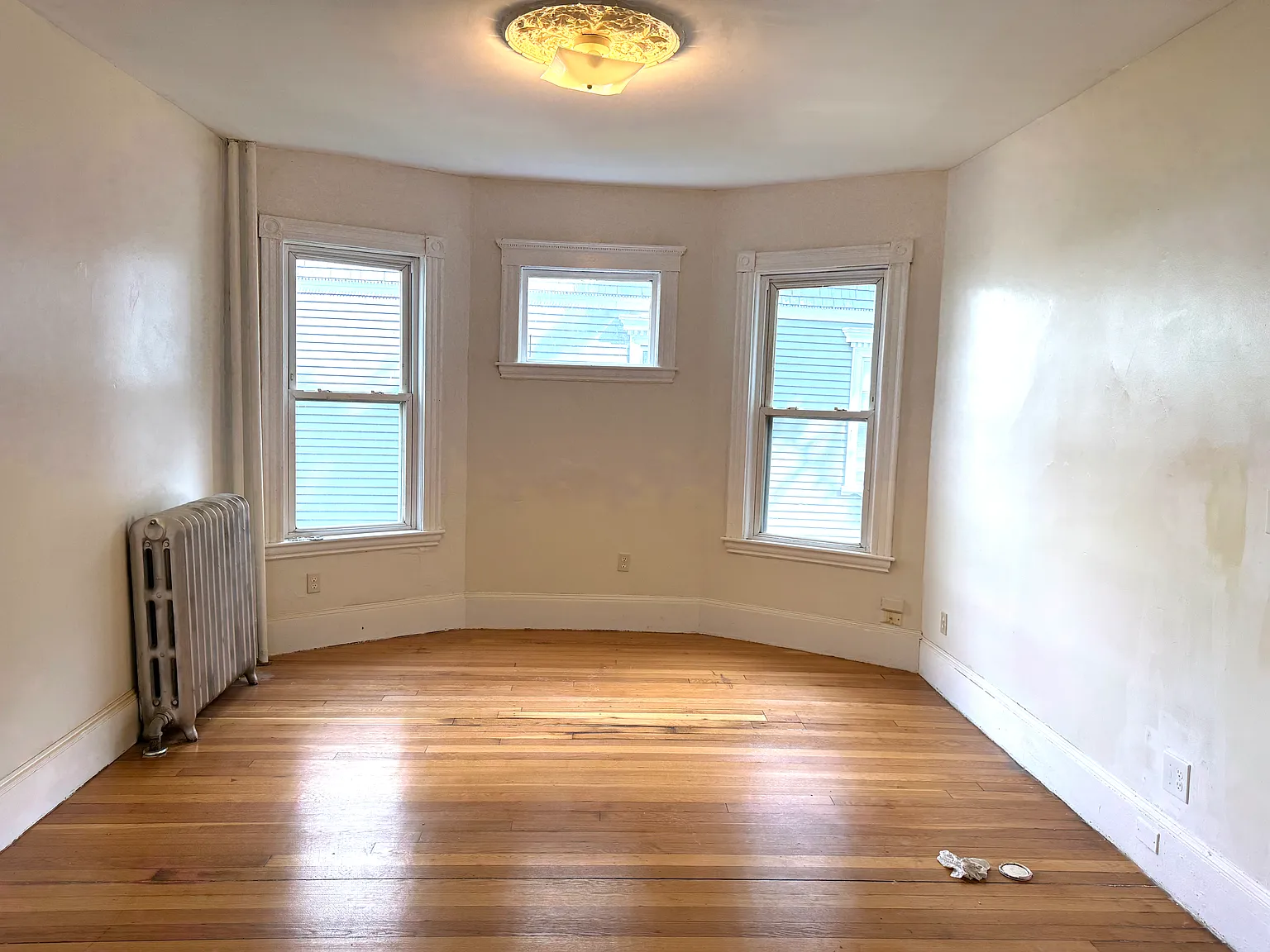 4 bed, 1400 sqft, $3,350 — Photo 3