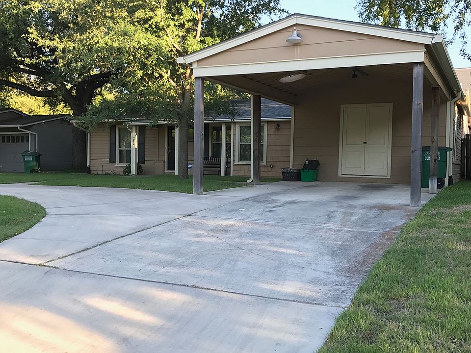 1st image of 242 Wellesley Blvd