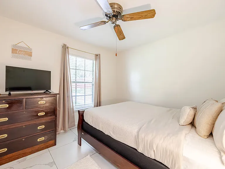900 Braddock Rd — Photo 26