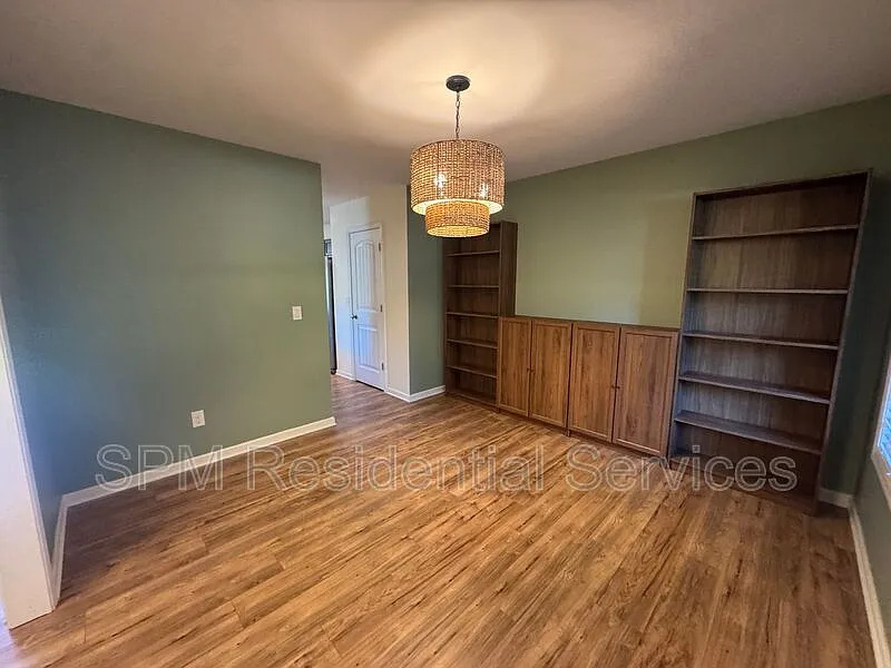 3 bed, 2.5 bath, 2000 sqft, $2,600 — Photo 3