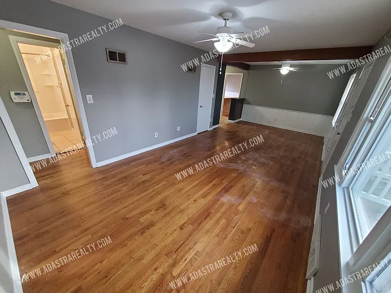 9909 Wheeling Ave — Photo 3